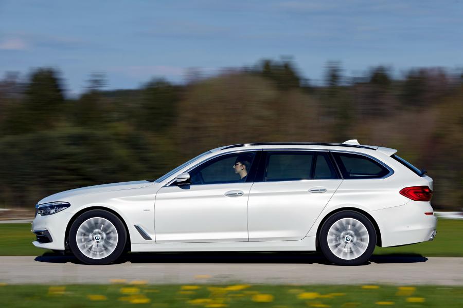  BMW 520d Touring Luxury Line 2017 года  (WW) (фото 11 из 40)